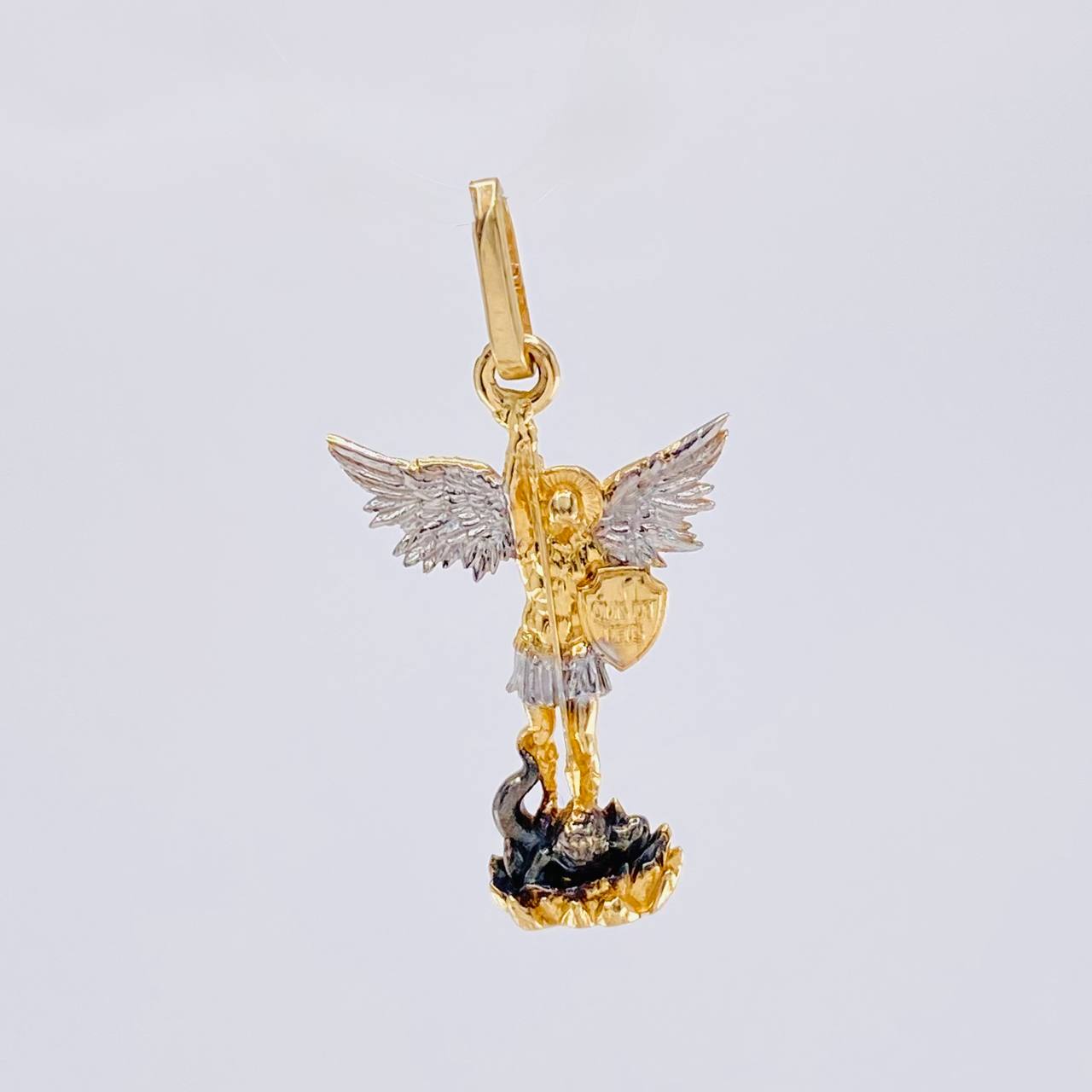 Dije San Miguel Arcangel 1.75 g / 2.7 cm Dos Oros Amarillo Blanco 18K