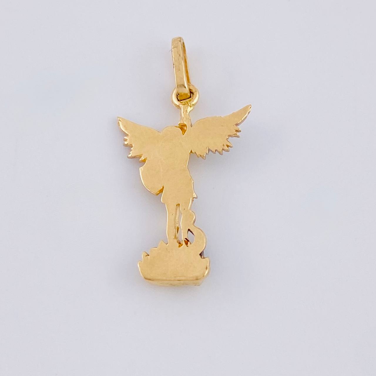 Dije San Miguel Arcangel 1.8 g / 2.7 cm Dos Oros Amarillo Blanco 18K