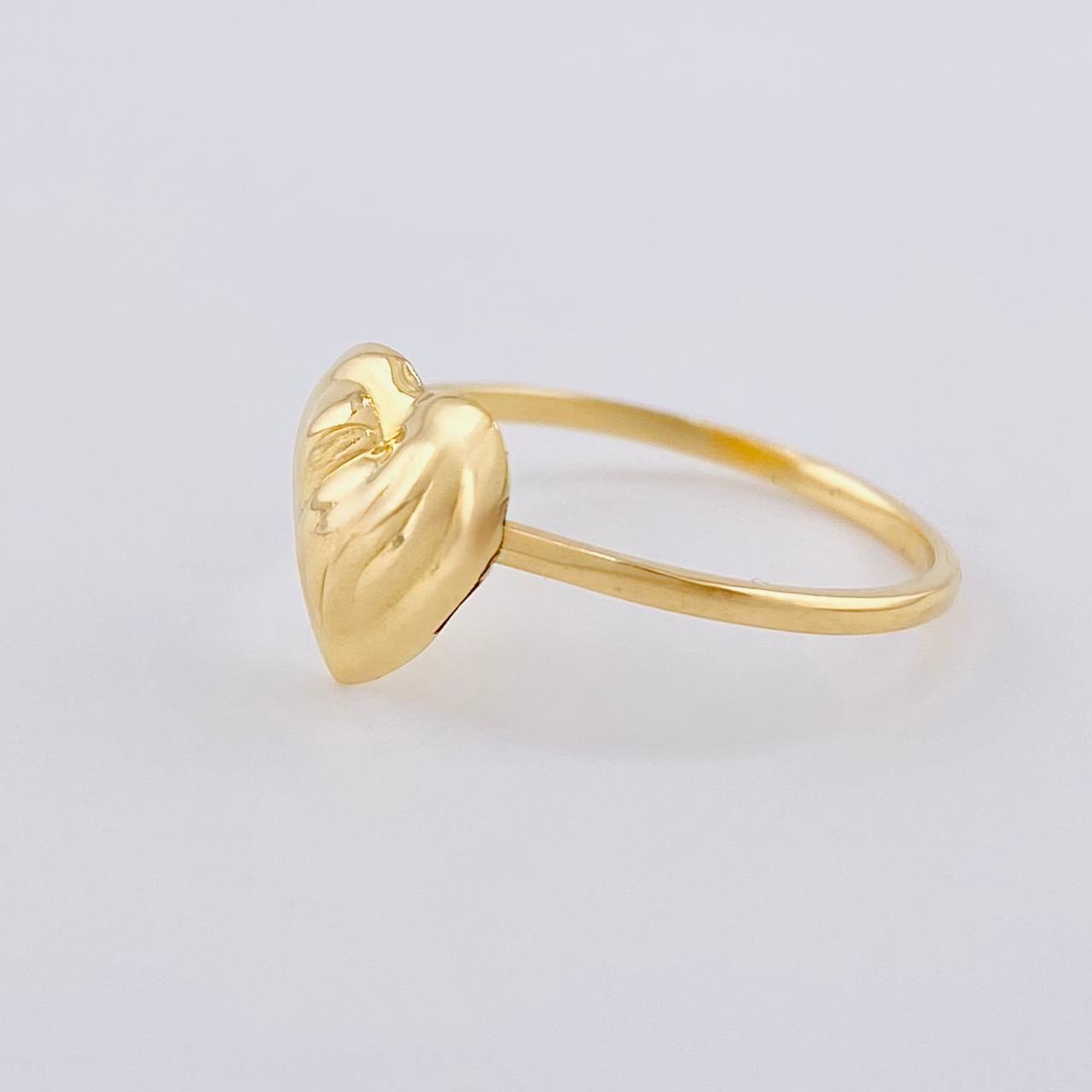 Anillo Corazón Sobresalto Lineal 1.15 g / T7 Oro Amarillo 18K