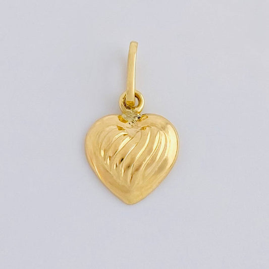 Dije Corazón Sobresalto Lineal 0.5 g / 1.7 cm Oro Amarillo 18K