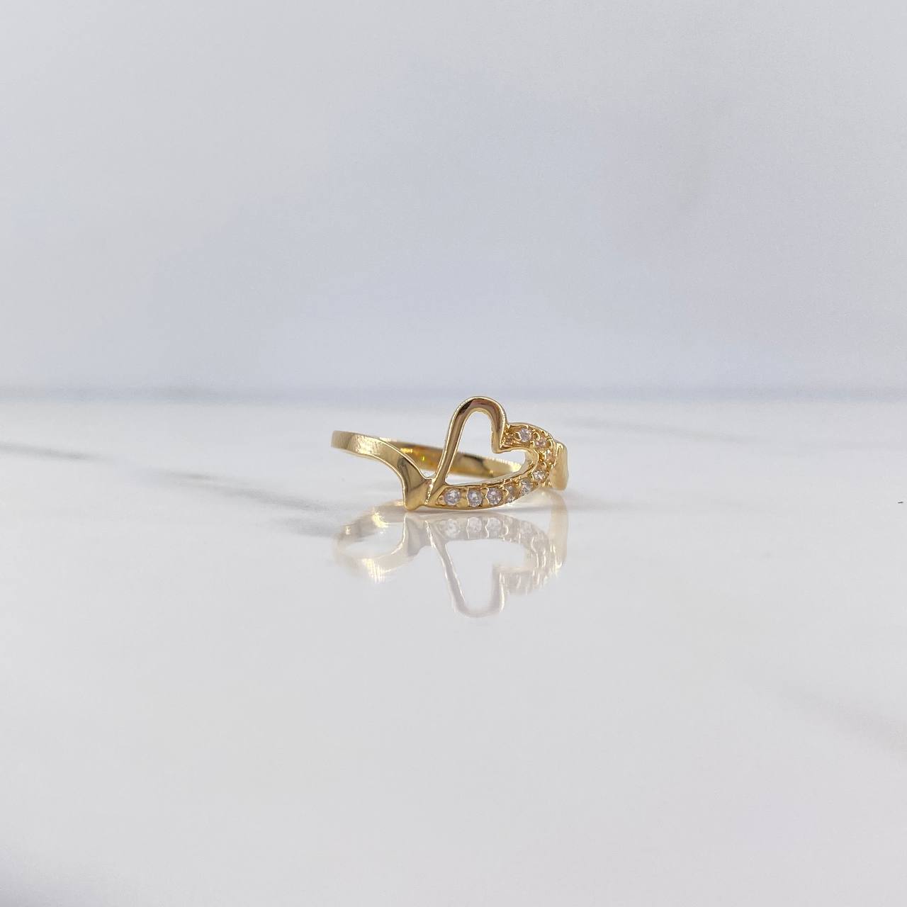Anillo Silueta Corazon 1.45gr / T6 3/4 / Circones Blancos Oro Amarillo 18K $