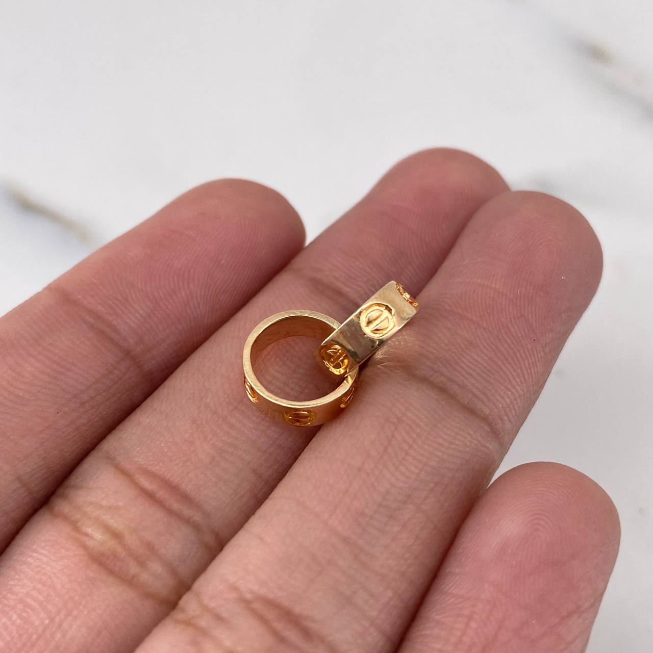 Herraje Argollas Tornillo 1.4gr / 1.2cm / Oro Amarillo 18K $