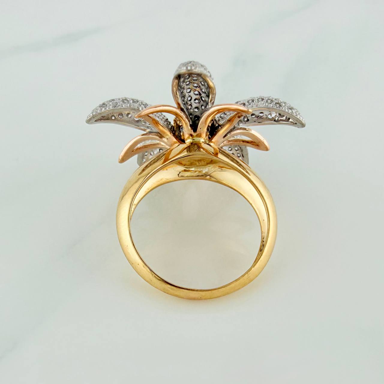 Anillo Flor 9.4gr / T6 1/4 / Tres Oros  18K $