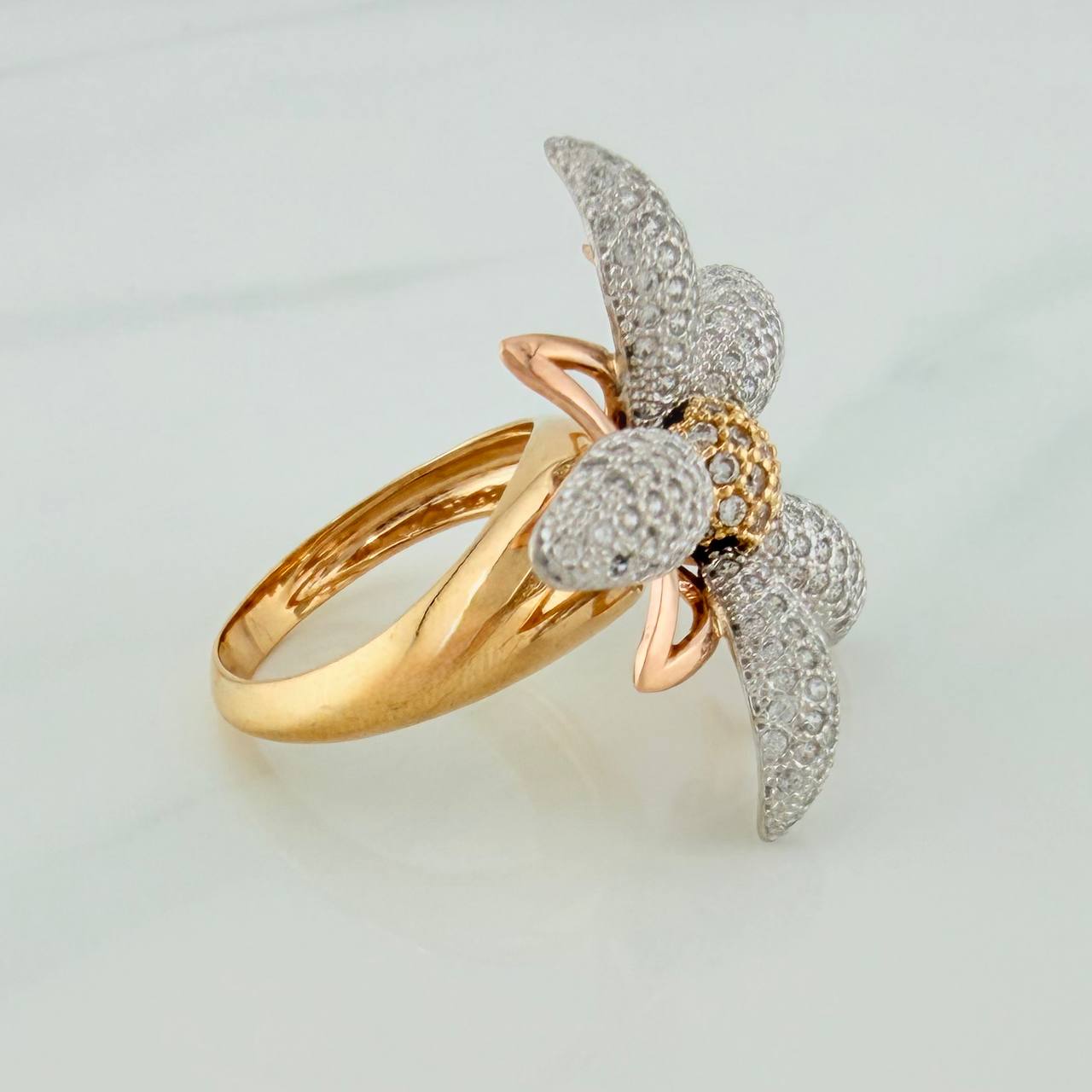 Anillo Flor 9.4gr / T6 1/4 / Tres Oros  18K $