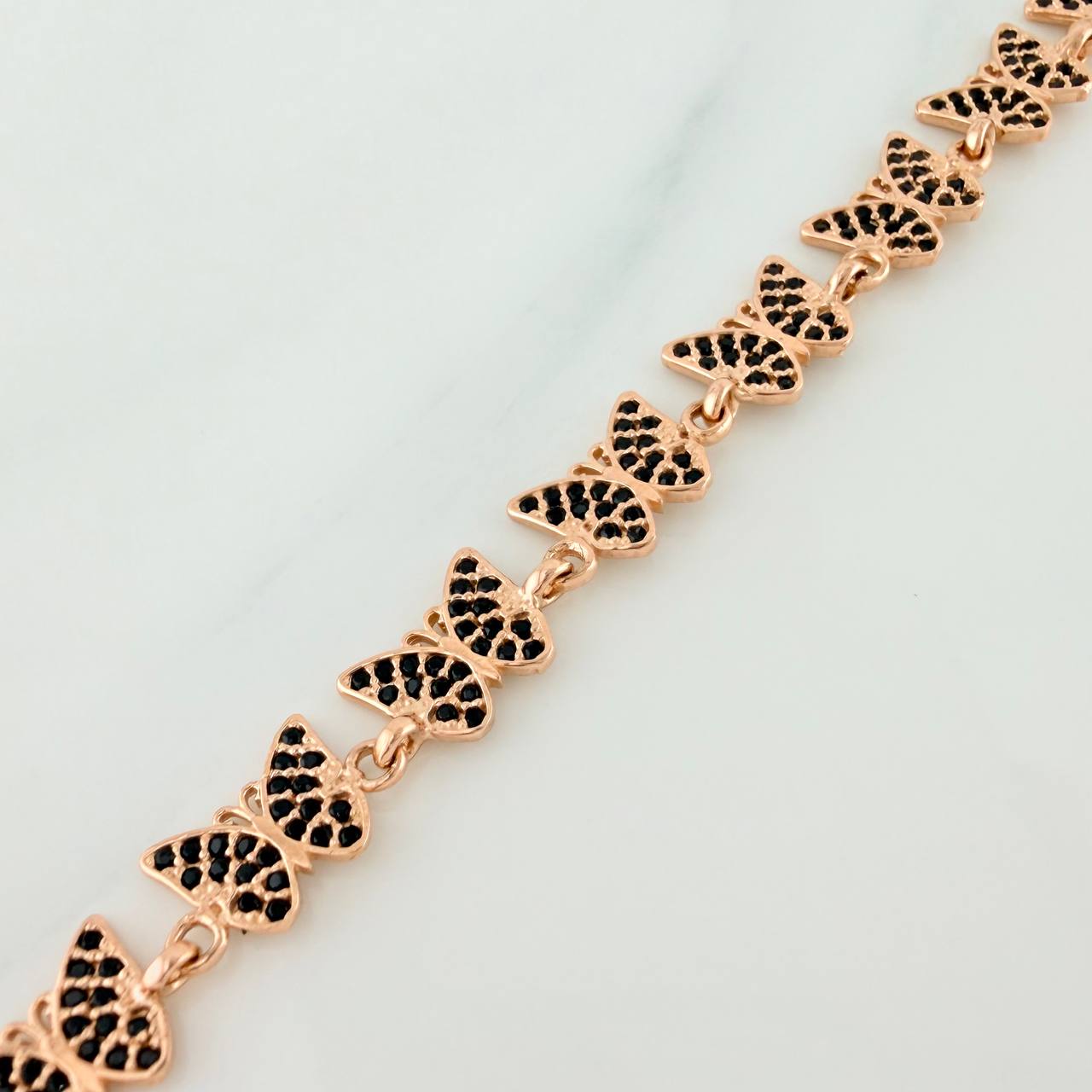 Pulso Mariposas 10.25gr / 7.3cm / Oro Rosa 18K $