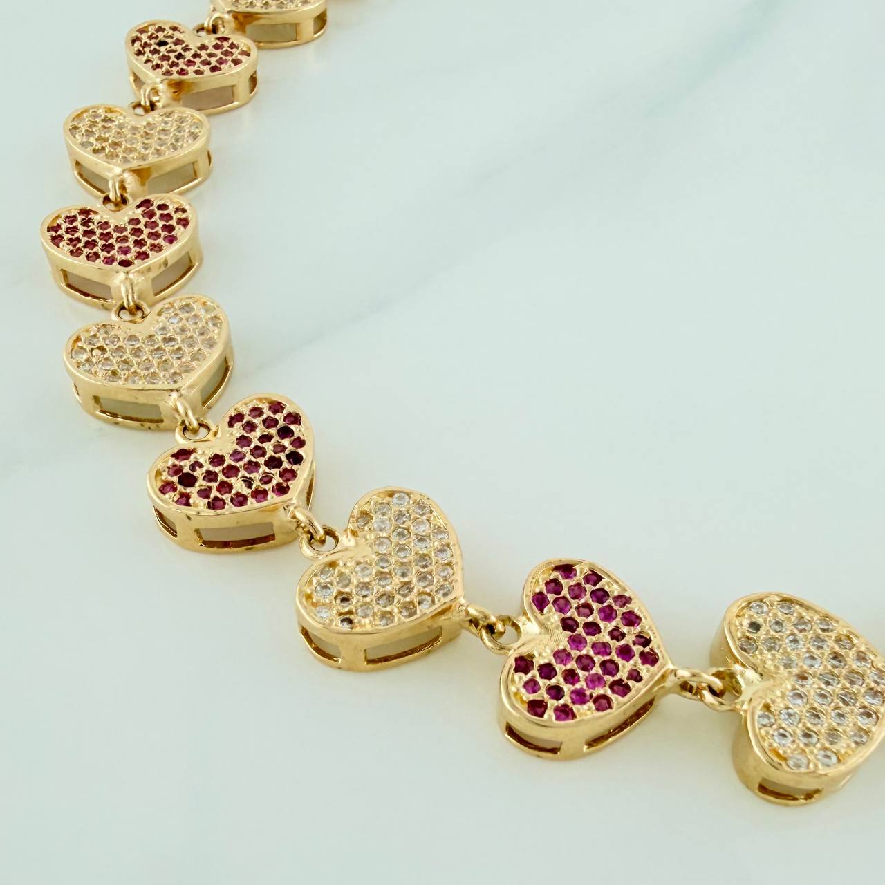 Pulso Corazones 22.1gr / 20.5cm / 10.8mm Oro Amarillo 18K