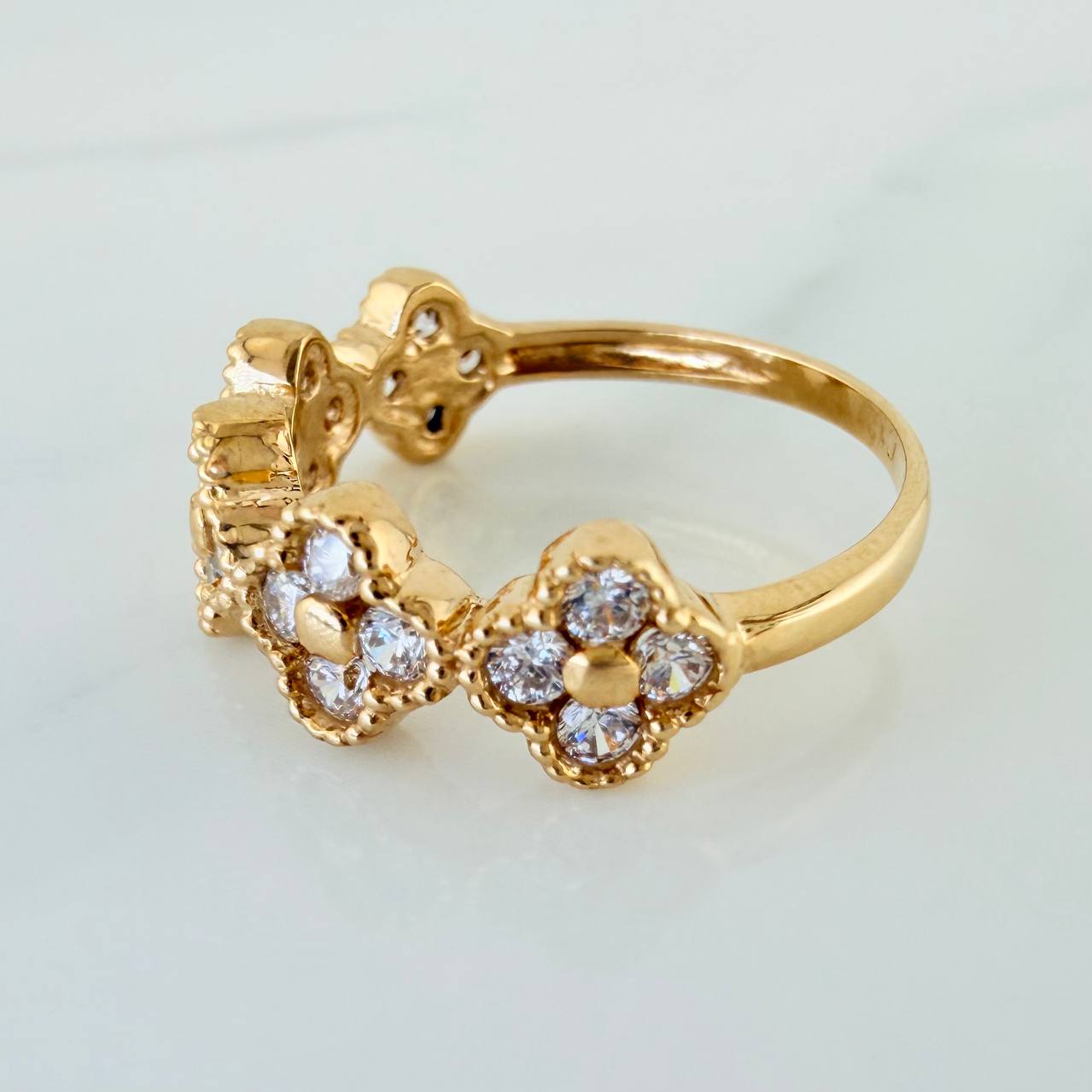 Anillo Treboles 3.75gr / T6 1/2 / Oro Amarillo 18K $