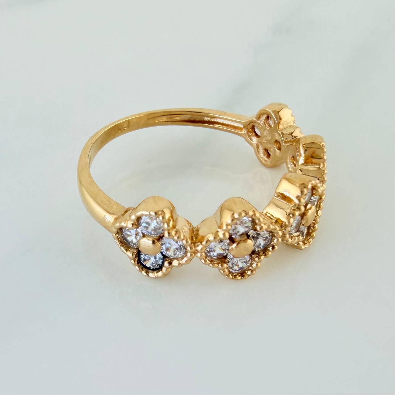 Anillo Treboles 3.75gr / T6 1/2 / Oro Amarillo 18K $