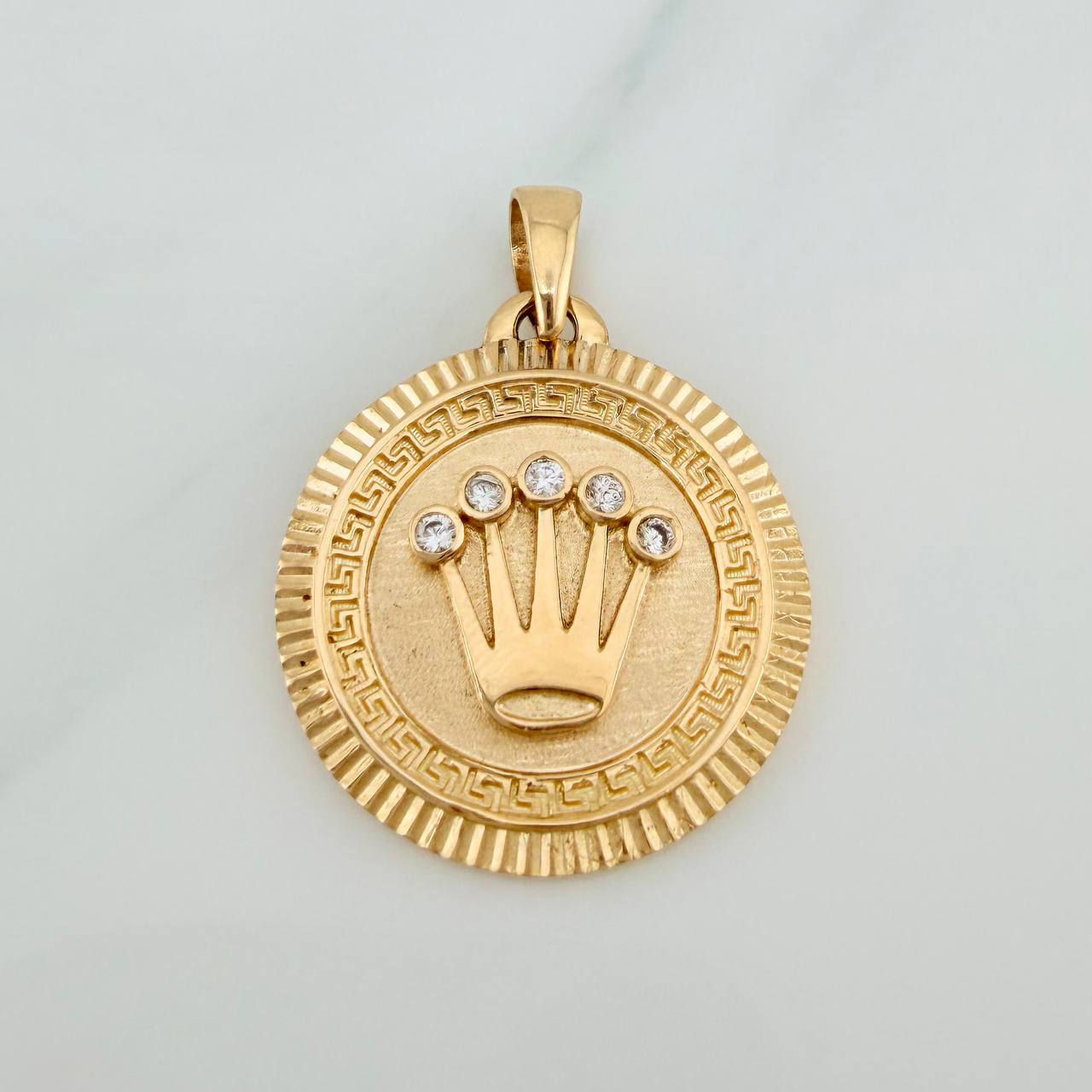 Dije Corona 6.95gr / 3.6cm / Oro Amarillo 18K $