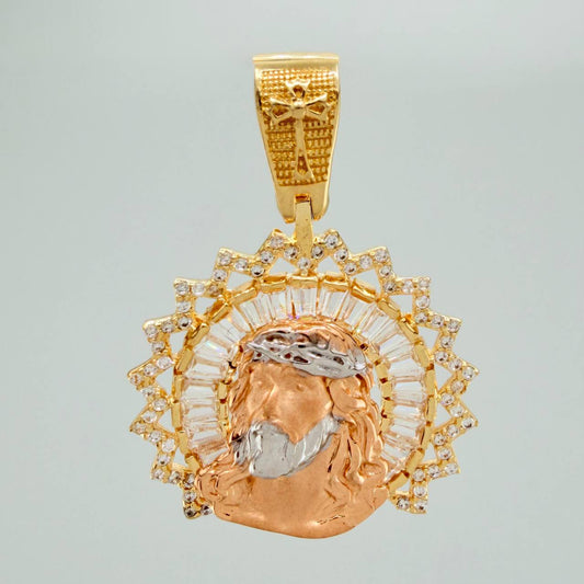 Dije Rostro Cristo 7.5gr / 3.6cm / Circones Blancos Tres Oros $
