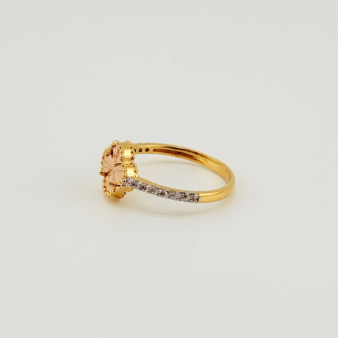 Anillo Trebol Rosado 2.05gr / T6 1/4 / Tres Oros Nac.Esp. 18K *