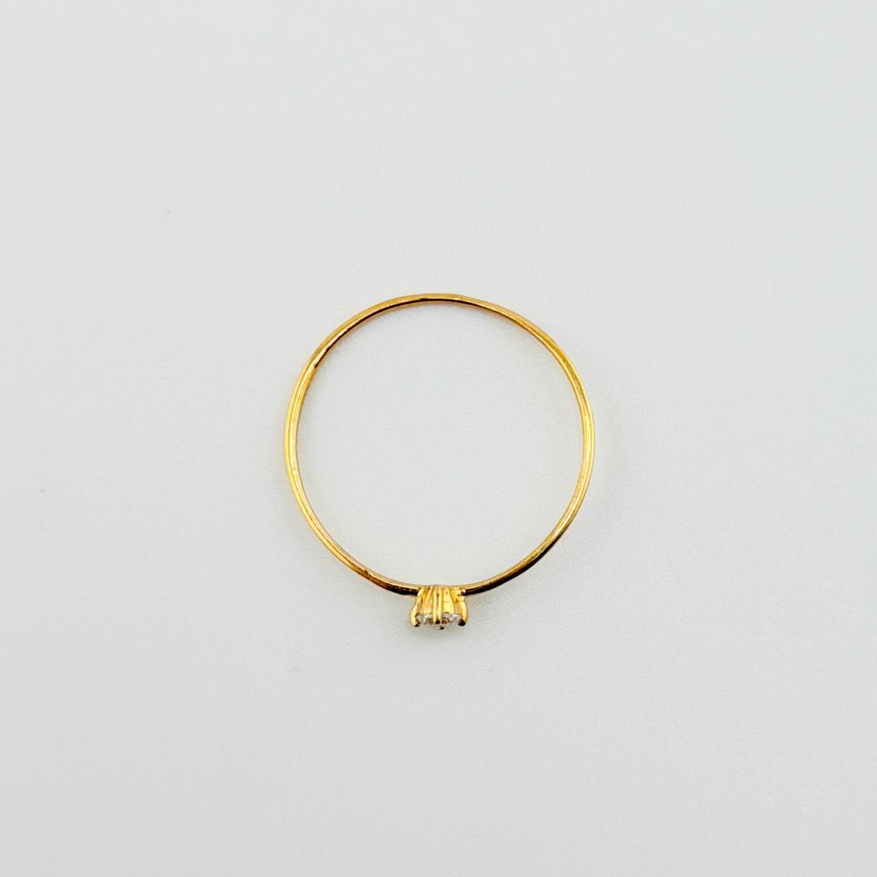 Anillo Solitario 0.55gr / T8 3/4 / Oro Amarillo 18K ©