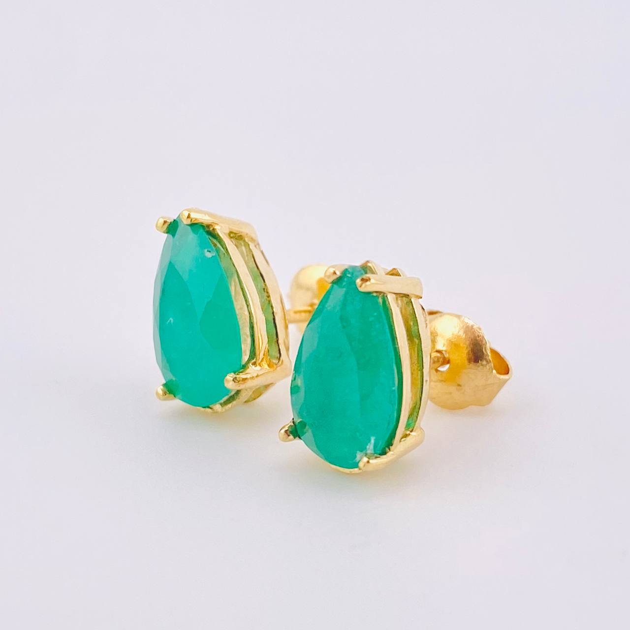 Topos Gota Ampliada Esmeraldas 3.3 Qts 2.95gr / 1cm / Oro Amarillo 18K