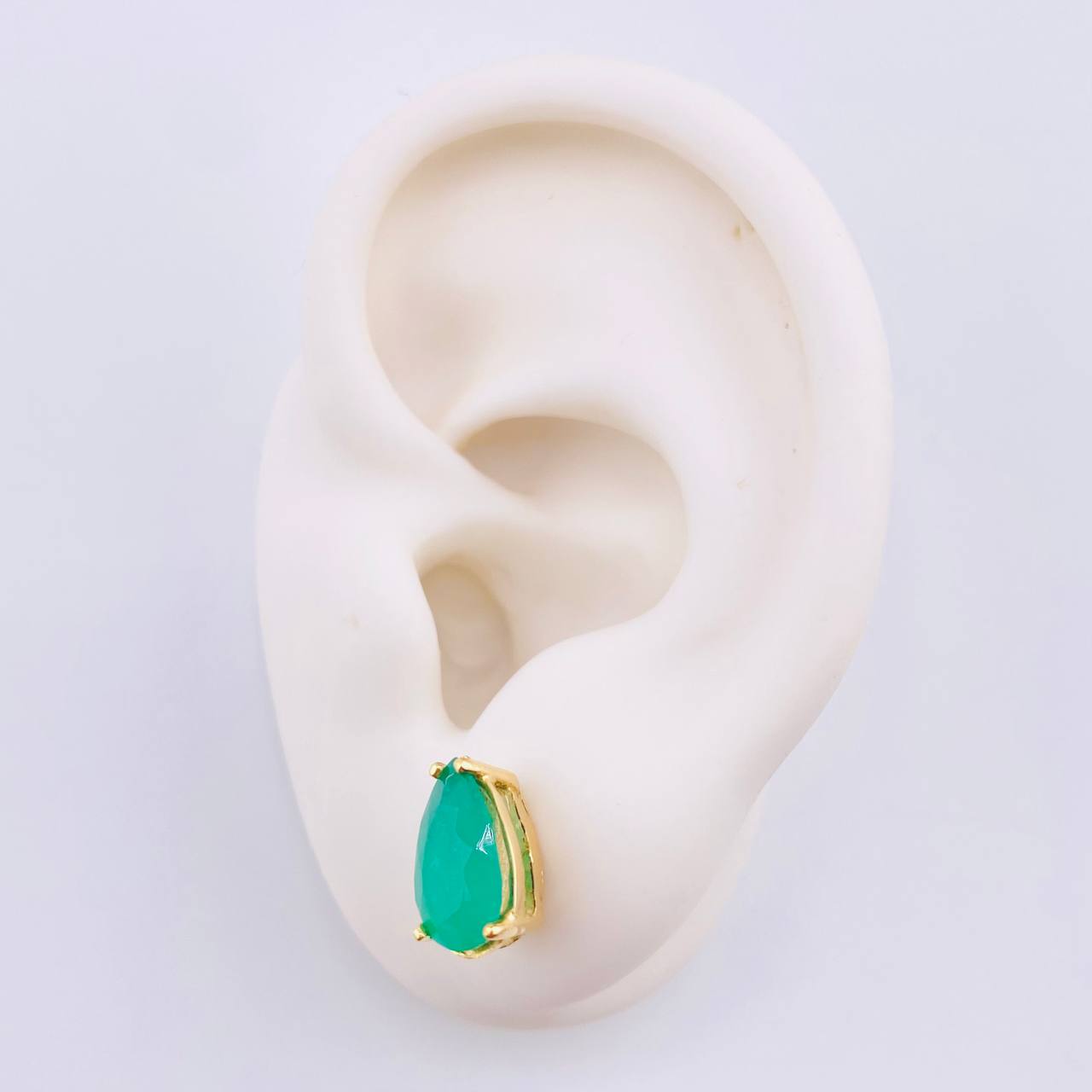 Topos Gota Ampliada Esmeraldas 3.3 Qts 2.95gr / 1cm / Oro Amarillo 18K