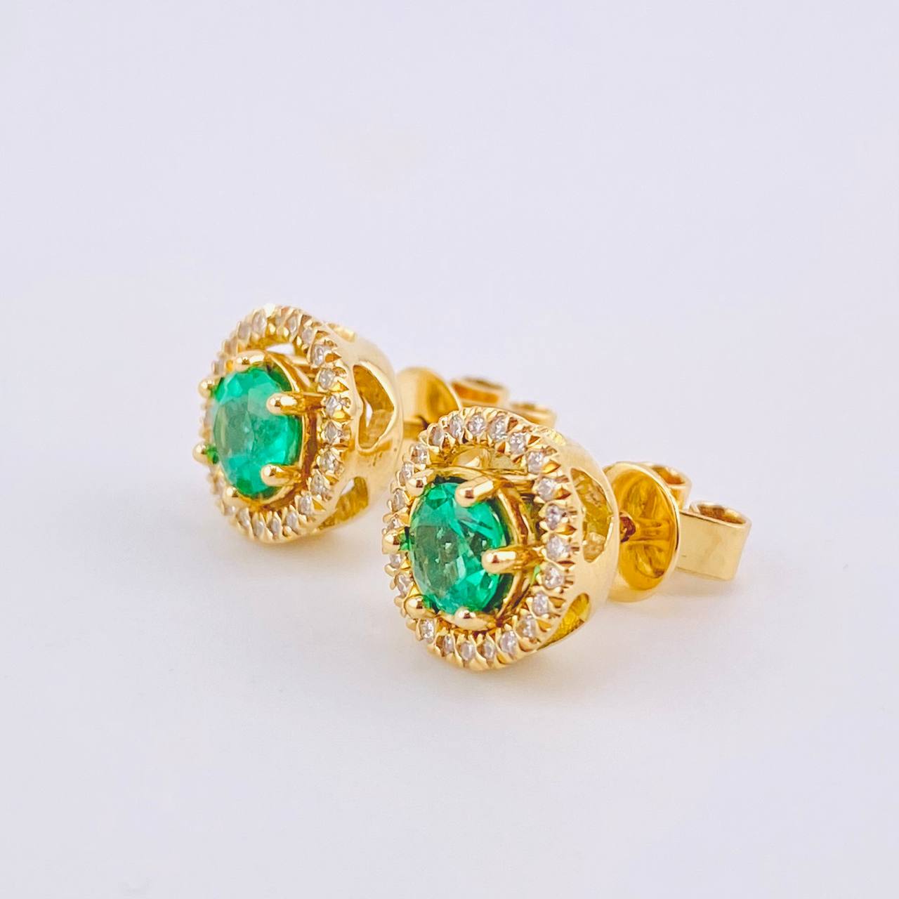 Topos Halo Cesta Corazones Esmeraldas 1.3 Qts Diamantes 45pts 5.1gr / 10mm Oro Amarillo 18K ©