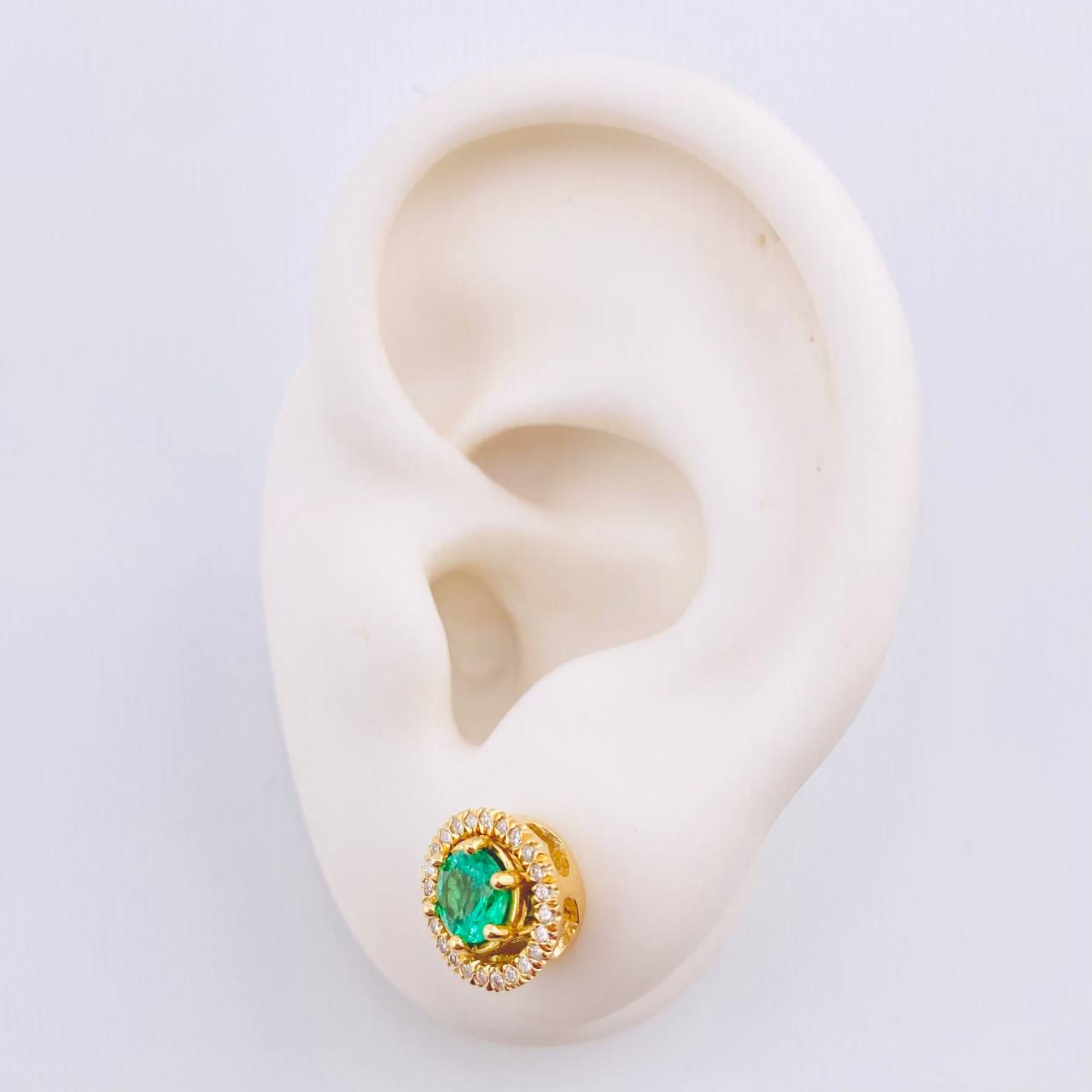 Topos Halo Cesta Corazones Esmeraldas 1.3 Qts Diamantes 45pts 5.1gr / 10mm Oro Amarillo 18K ©