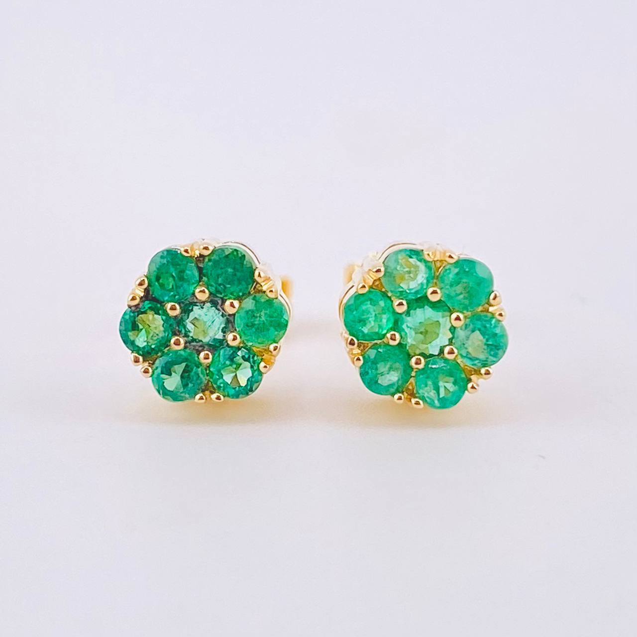 Topos Flor Canasta Esmeraldas 58pts 2.05gr / 6.6mm Oro Amarillo 18K *