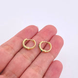 Candongas Carril Encerrado Esmeraldas 32pts 1.65gr / 1.1cm / Oro Amarillo 18K ©