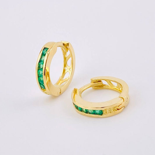 Candongas Carril Encerrado Esmeraldas 35pts 3.1gr / 1.4cm / Oro Amarillo 18K *