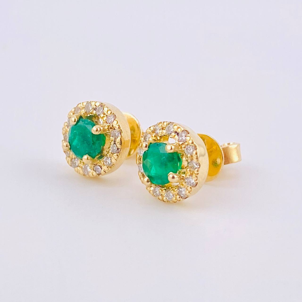 Topos Circulo Sobre Puesto Esmeraldas 80pts Diamantes 40pts 3.1gr / 7mm Oro Amarillo 18K *