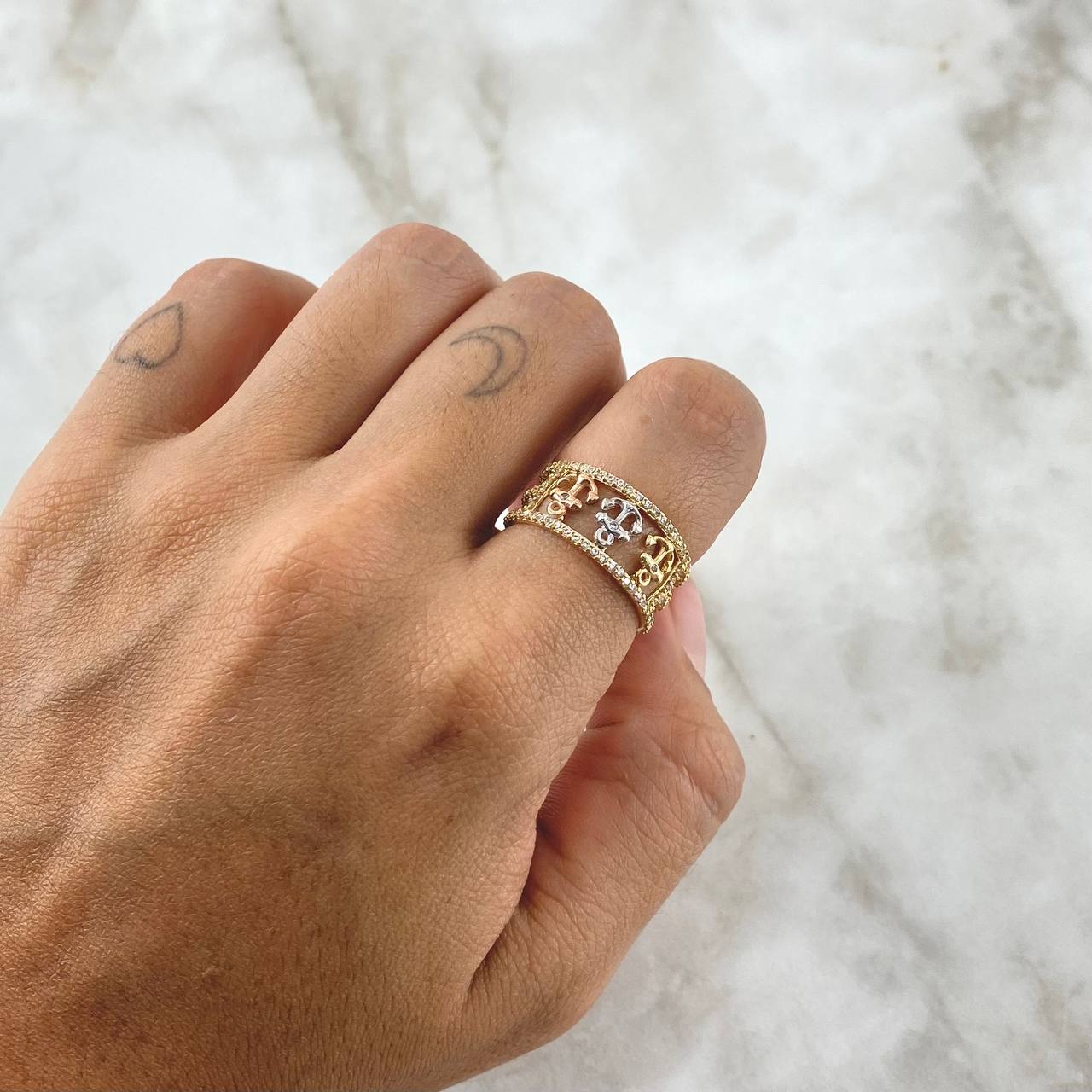 Anillo Triple Anclas 3.5gr / T7 / Circones Blancos Tres Oros 18K