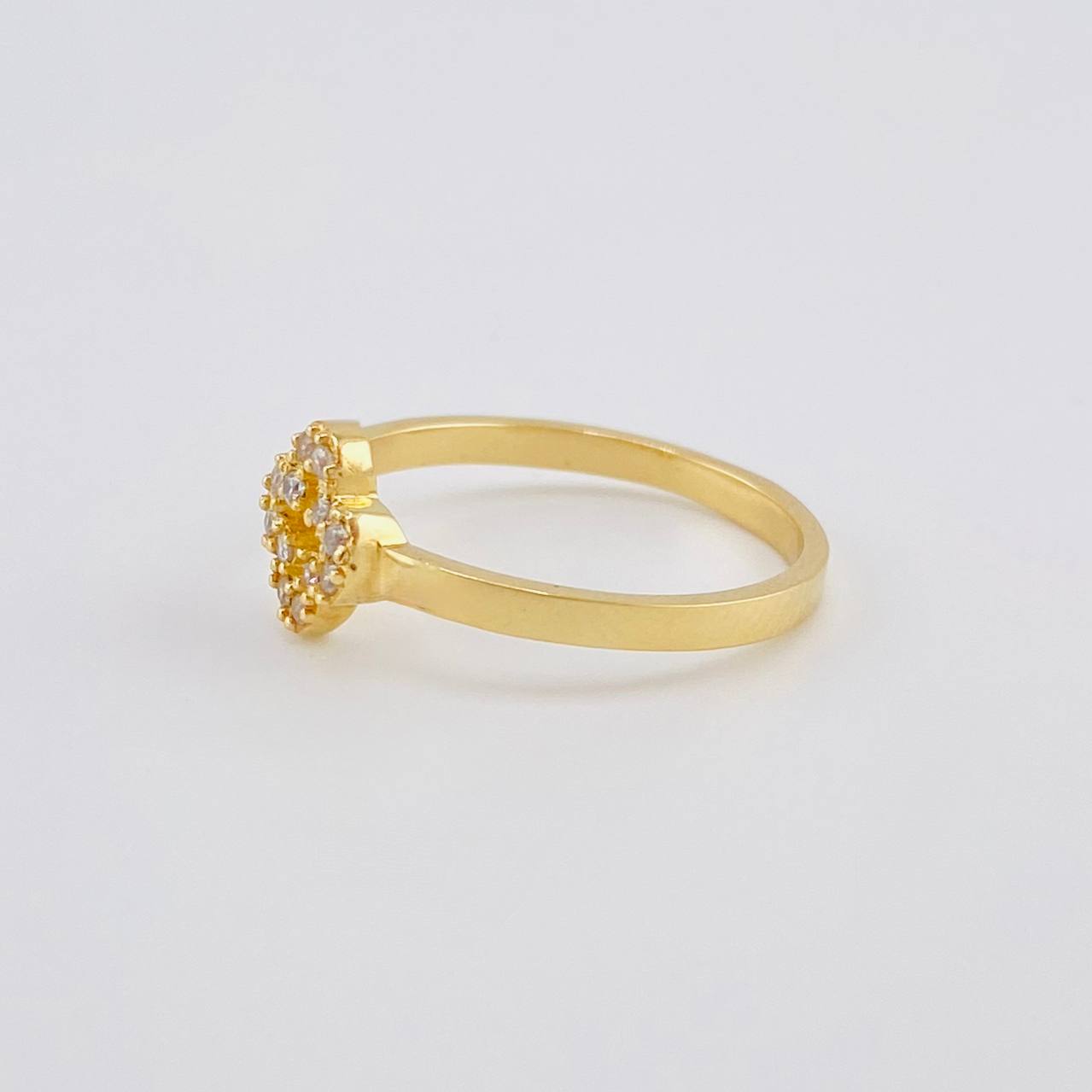 Anillo Trebol Cruz Silueta 2.45 g / T7 1/4 Oro Amarillo 18K