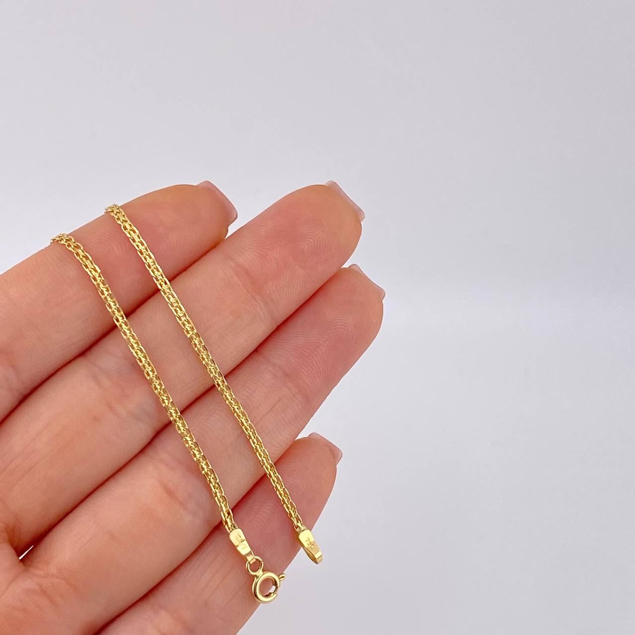 Cadena China 5.65 g / 45.4 cm / 2.4 mm Oro Amarillo 18K