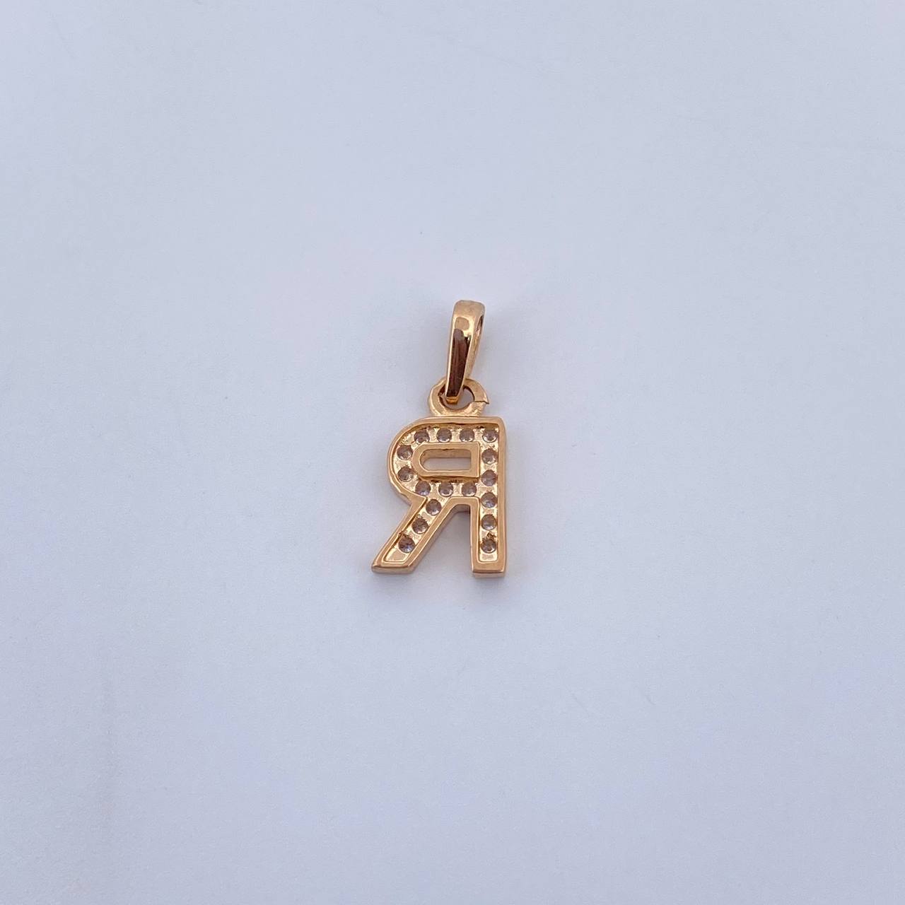 Dije Letra R 0.7gr / 1.4cm / Circones Blancos Oro Amarillo 18K $