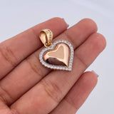 Dije Corazon 4.45gr / 2.8cm / Circones Blancos Tres Oros 18K $