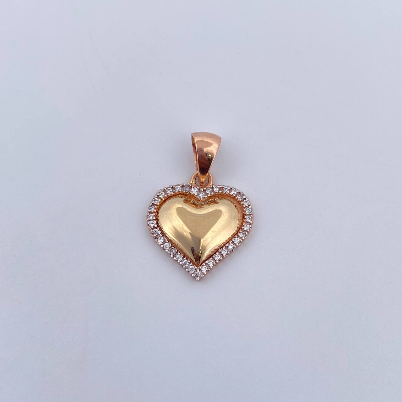 Dije Corazon 2.25gr / 2.3cm / Circones Blancos Tres Oros 18K $