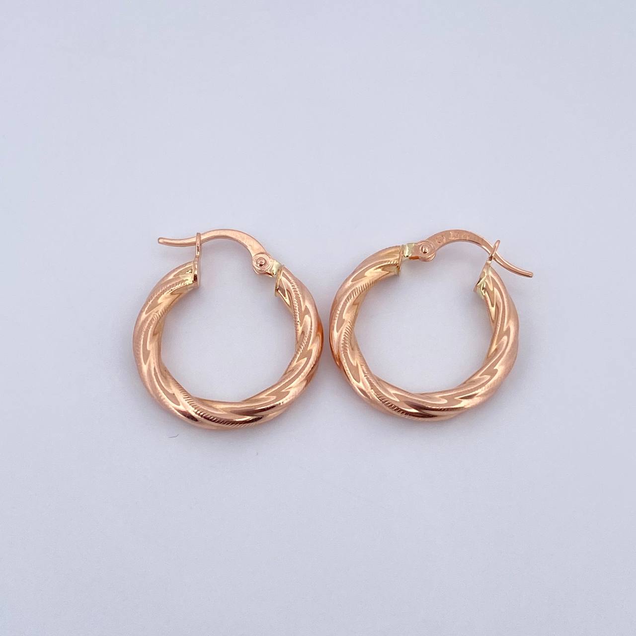 Candongas Anny 2.45gr / 2.3cm / Punteadas Oro Rosa 18K $