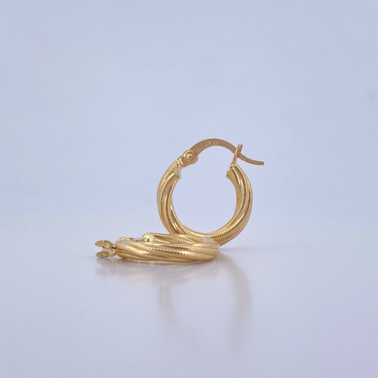 Candongas Lola 1.85gr / 1.8cm / Rayadas Oro Amarillo 18K $