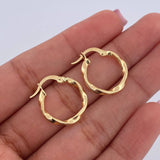 Candongas Deis 1.3gr / 2cm / Rayadas Entorchadas Oro Amarillo 18K $
