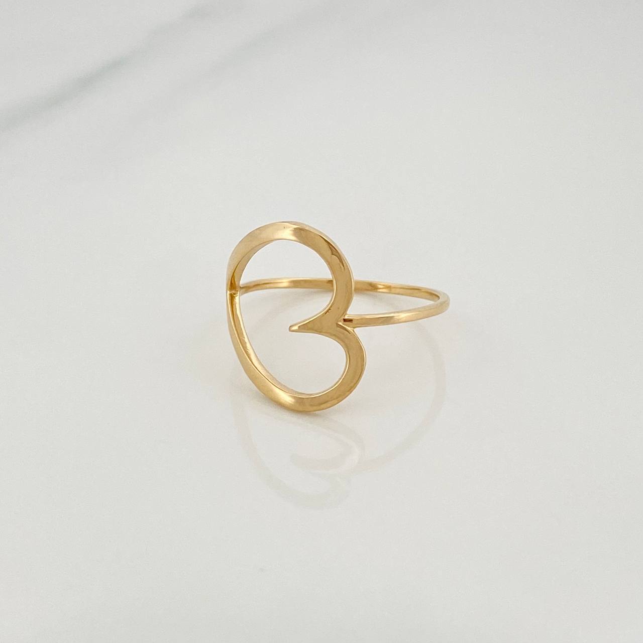 Anillo Corazon 1.35 g / T4 3/4 Oro Amarillo 18K