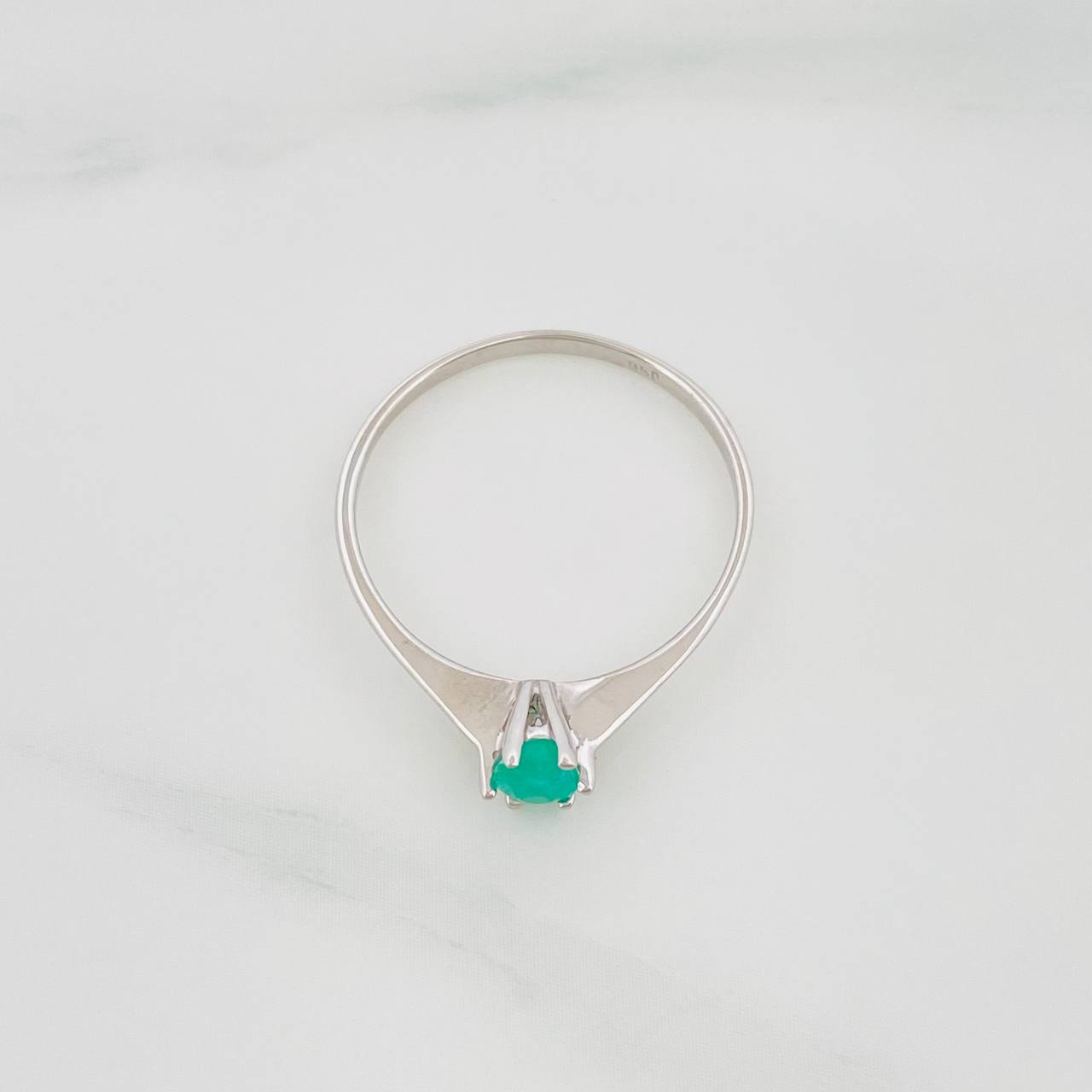 Anillo Solitario Esmeralda 23 Pts 0.95 g / T7 Plata 925