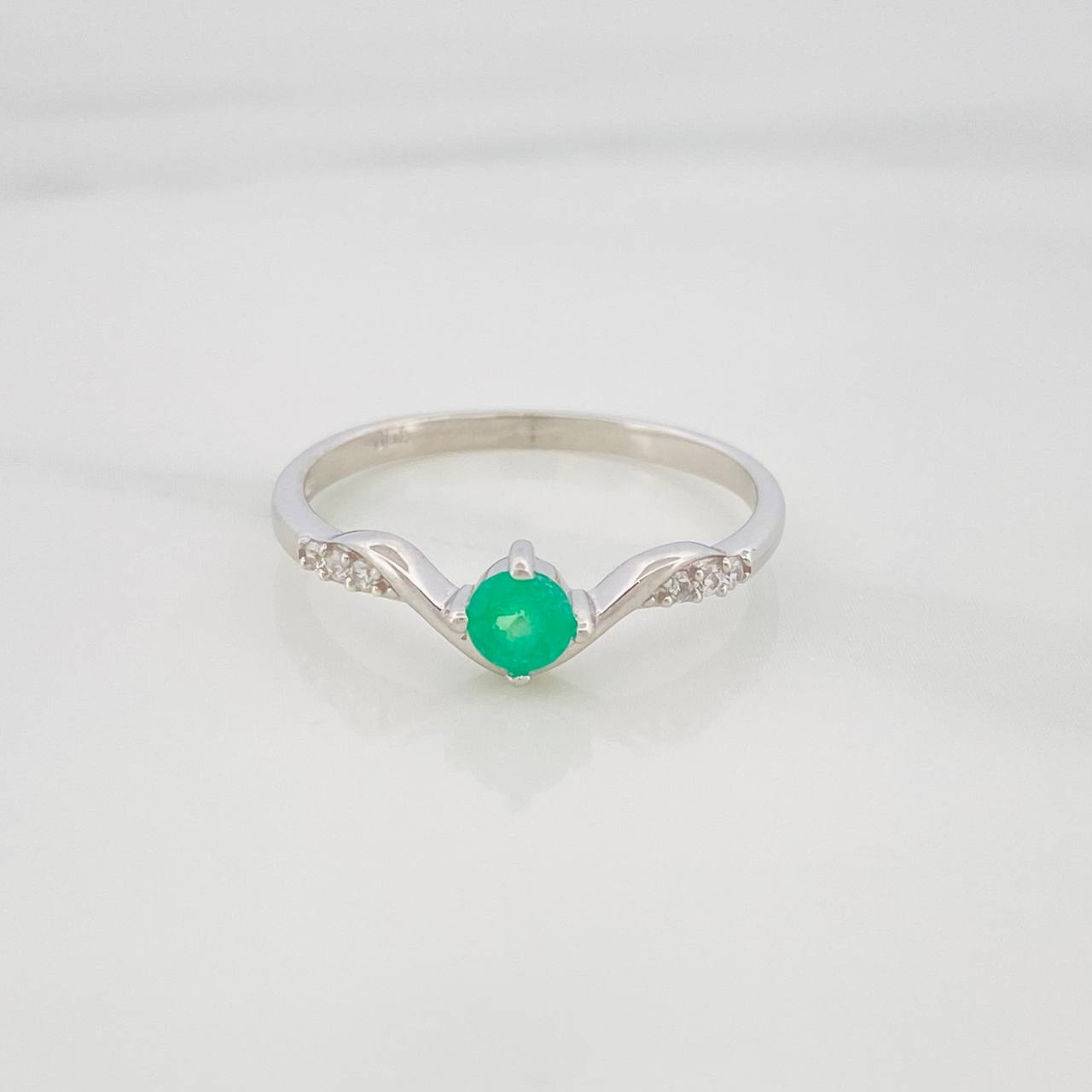 Anillo Solitario Churumbela Esmeralda 20Pts 1.15 g / T6 3/4 Plata 925