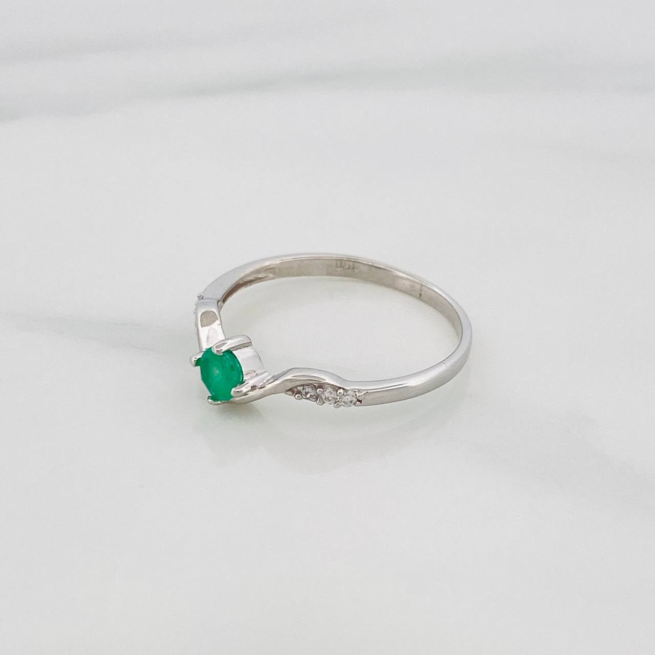 Anillo Solitario Churumbela Esmeralda 20Pts 1.15 g / T6 3/4 Plata 925