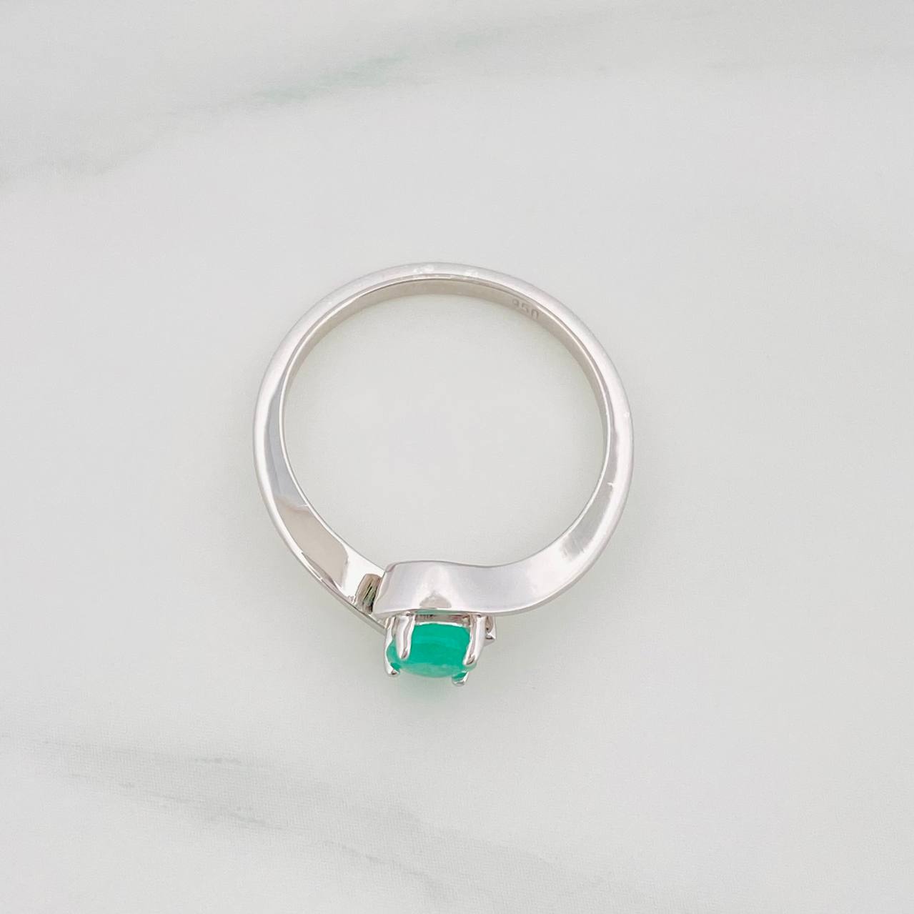 Anillo Solitario Esmeralda 41Pts 2.05g / T6 1/2 Plata 925