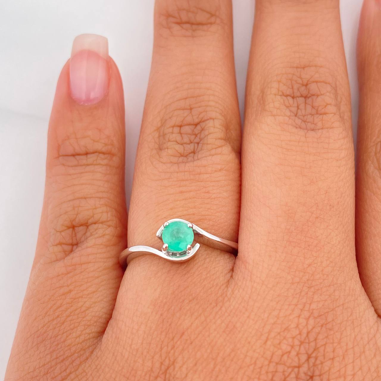 Anillo Solitario Esmeralda 41Pts 2.05g / T6 1/2 Plata 925