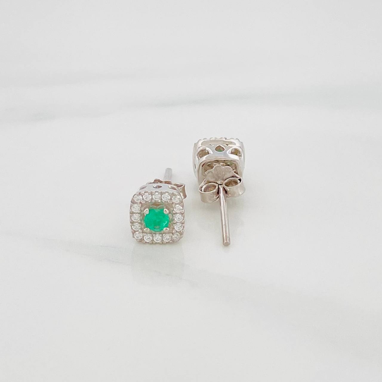 Topos Halo Cuadrado Esmeralda 22Pts 1.6 g / 6.09 mm Plata 925