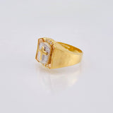 Anillo Escudo Cruz 7.75gr / T10 1/4 / Tres Oros 18K