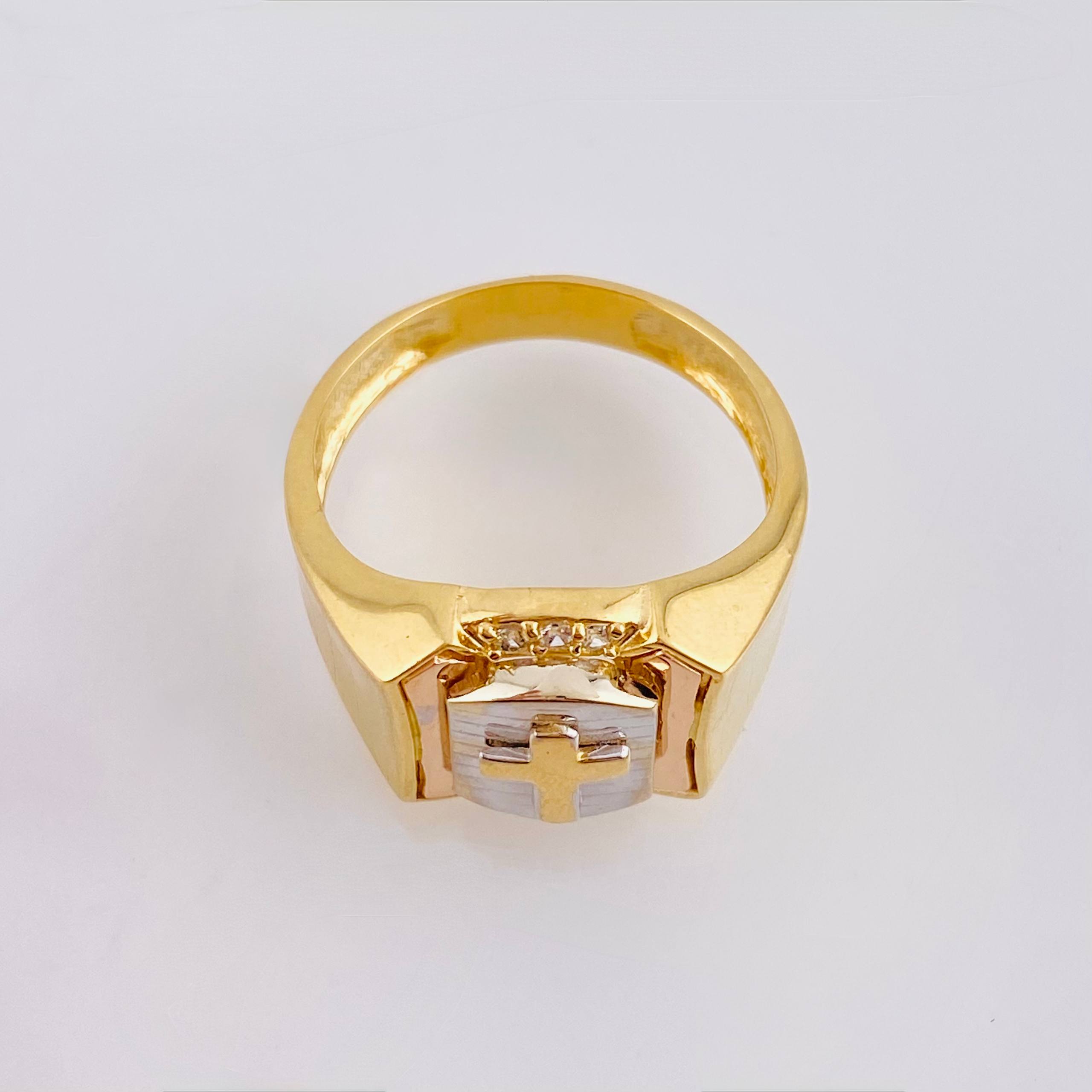 Anillo Escudo Cruz 7.75gr / T10 1/4 / Tres Oros 18K