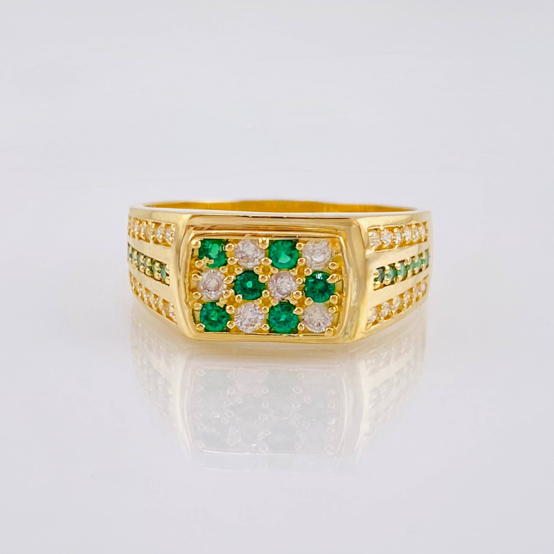 Anillo Sello Real Verde 4.85 g / T9 1/2 Oro Amarillo 18K