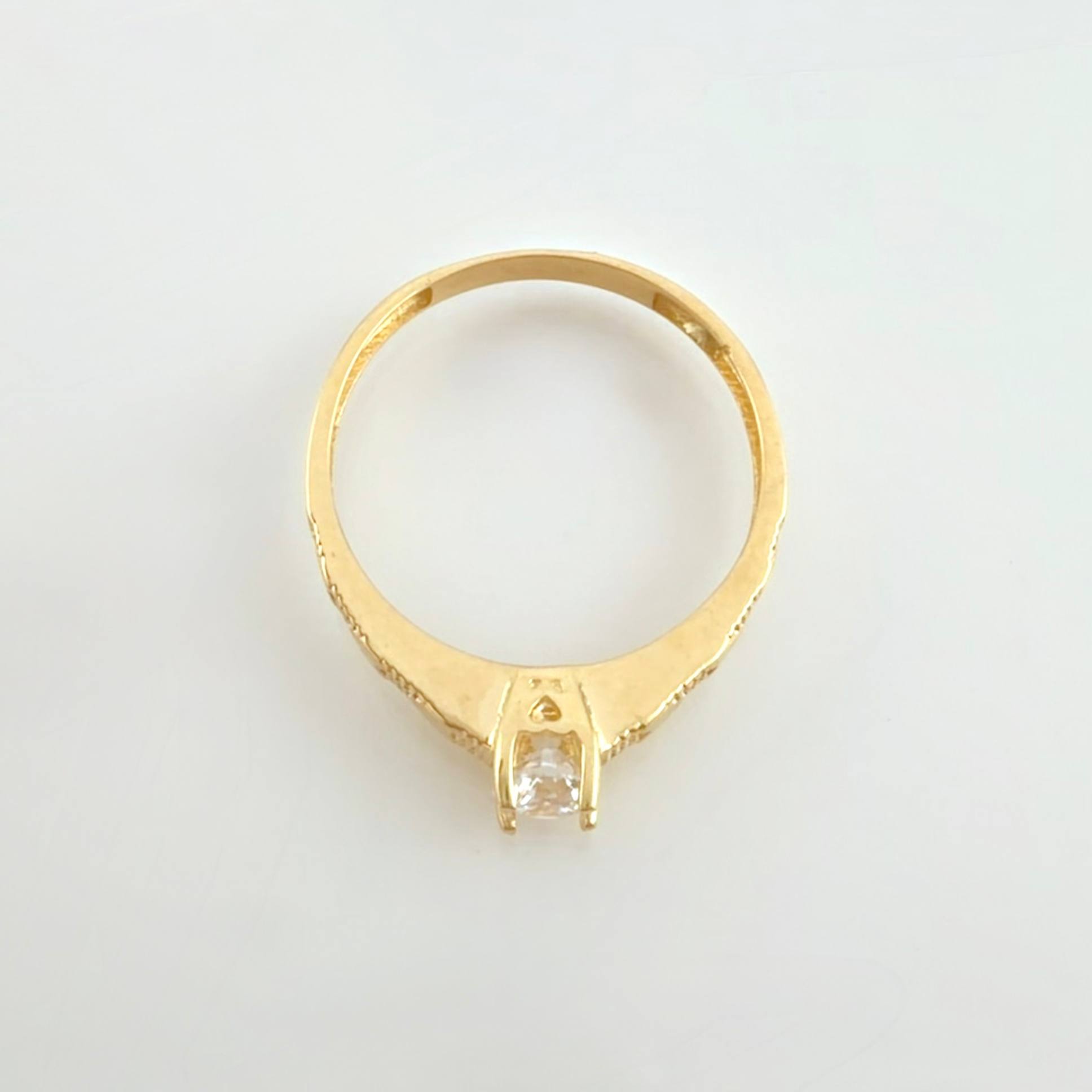 Anillo Solitario Corazones 1.6gr / T6 1/4 / Oro Amarillo 18K *