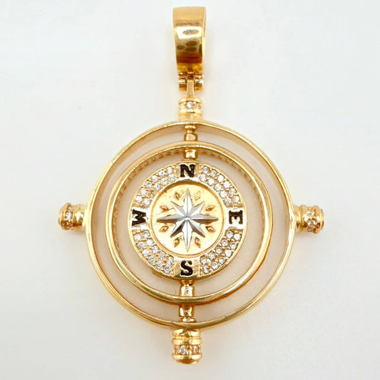Dije Brujula Movil 16.65gr / 5cm / Dos Oros Amarillo Blanco 18K