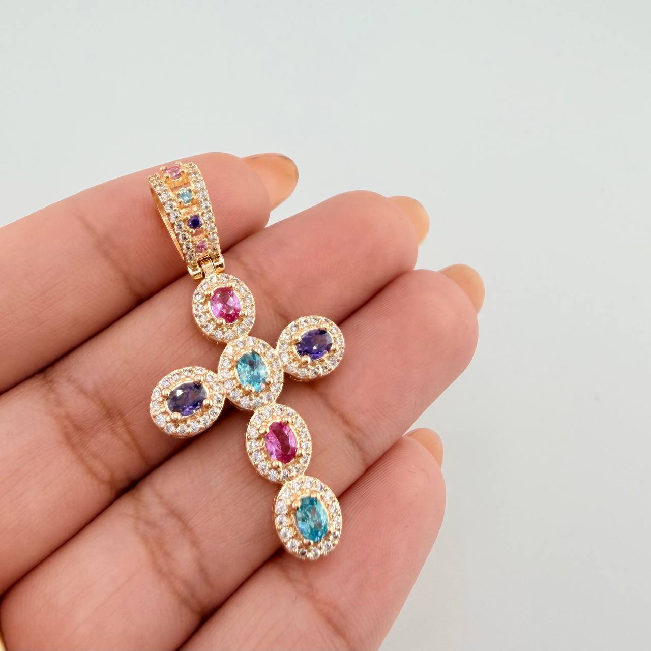 Dije Cruz Tupida 5.8gr / 4.3cm / Oro Amarillo 18K