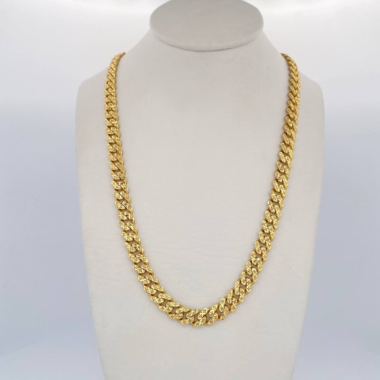 Cadena Cubana Infinito 24.15gr / 60.5cm / Oro Amarillo +4 18K $