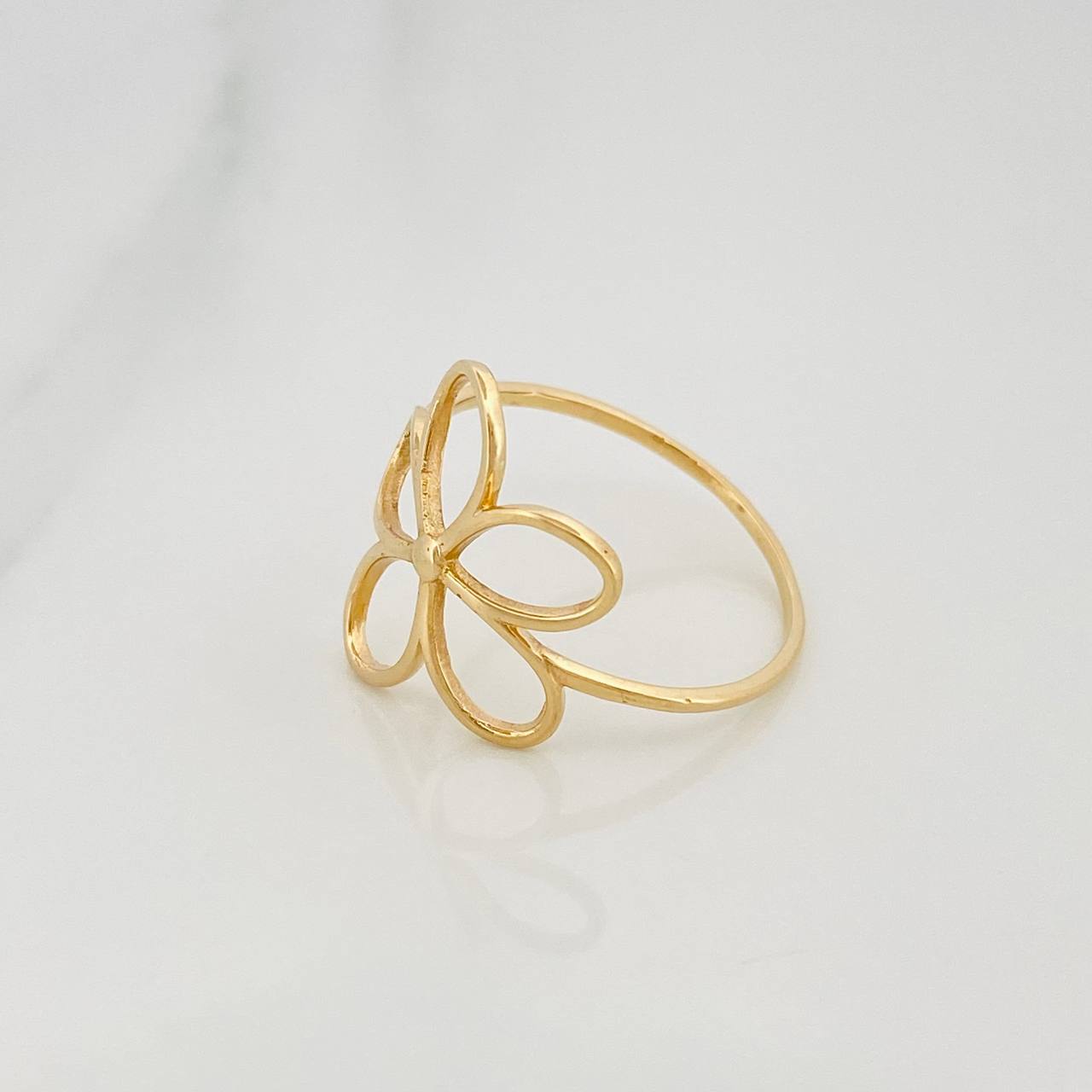 Anillo Flor 1.5g / T5 3/4 Oro Amarillo 18K
