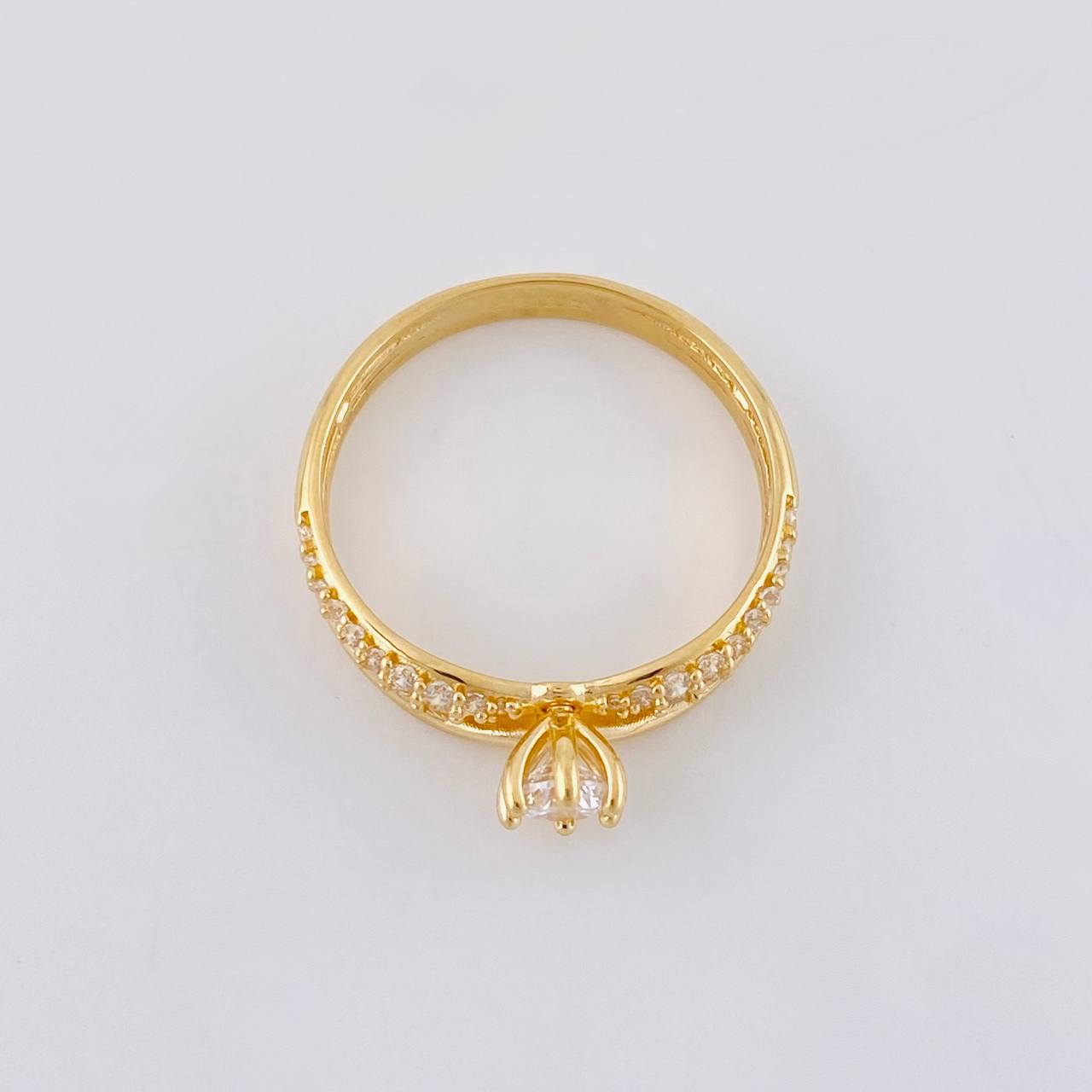 Anillo Solitario Lineas en V Tupido 2.65g / T6 Oro Amarillo 18K