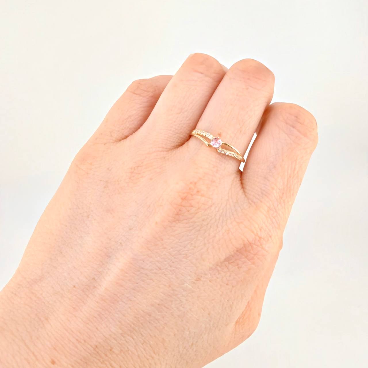 Anillo Solitario Entrelazado 1.05g / T5 Oro Amarillo 18K